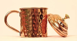 Taza de Cobre Puro con Asa y Tapa, Beneficios para la Salud Ayurveda, Diseño Personalizado para Regalos de Cerveza, Estilo Contemporáneo - Product Image 6