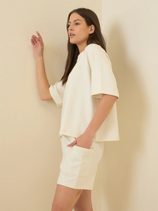 ชุดเสื้อยืดและกางเกงขาสั้นทรงหลวมระบายอากาศได้ดี พร้อมเชือกผูกเอว ขายดี ผลิตจากผ้าฝ้าย 100% - Product Image 4