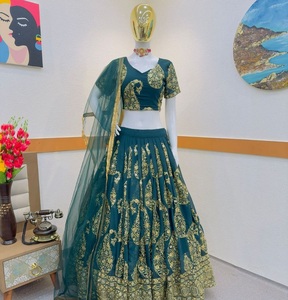 2023 Designer indien et pakistanais mariée Lehnga Choli vente chaude fête de mariage porter des vêtements fabriqués en Inde - Product Image 1