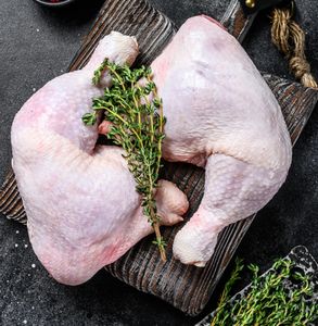 Cuisses de poulet propres du Brésil, sans mauvaise odeur, sans sang, sans bleus, prix bas, surgelées de qualité supérieure, halal, durée de conservation de 2 ans - Product Image 1