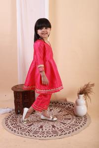 Robes ethniques élégantes pour mariage Enfants Filles Simple Kurta Set avec pantalon en plusieurs tailles - Product Image 2
