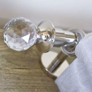 Support de rideau en acrylique cristal pour support de tringle à rideau de qualité supérieure avec matériau de haute clarté idéal pour les mises à niveau de la maison élégante - Product Image 1