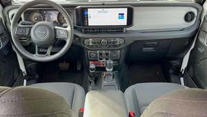 Jeep Wrangler 4 portes 4x4 2024, conduite à gauche, 50 001 à 75 000 miles, 200 à 250 ch - Product Image 3