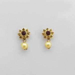 Kriaa Pendientes de tuerca chapados en oro de piedra austriaca granate con oro de 14K/18K Patrón de flor de mariposa de moda 1312704F Joyas de diamantes - Product Image 1