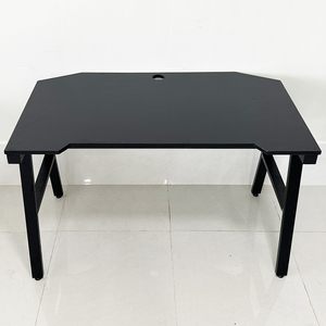 Escritorio para Juegos Aconcept GD68049 de 120x70cm, Madera de Caucho con Patas de Hierro, Categoría de Producto: Abrigos para Mujer - Product Image 6