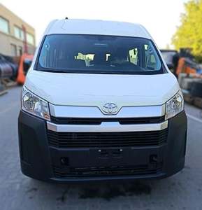 Nuevo Autobús de Pasajeros Toyo Ta Hiace HighRoof DX 2026, 2.8L Diésel, Euro 6, Transmisión Manual, 13 Asientos, Volante a la Izquierda, Color Blanco - Product Image 2
