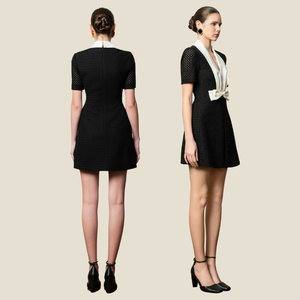 Diseñado en tela de celosía rústica KELSEY MINI VESTIDO Cuenta con elegantes detalles de diamantes de imitación y un cuello pulido - Product Image 1