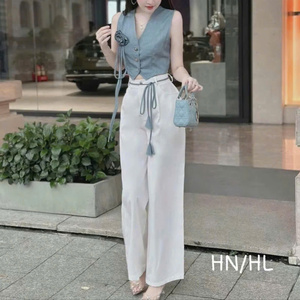 Excelente Opción Conjunto Elegante de Blazer y Falda Larga - Mezcla Perfecta de Estilo Moderno y Sofisticación para Oficina y Eventos Especiales - Product Image 3