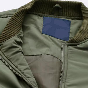 Chaqueta de bombardero de mujer de color liso de estilo de invierno, forro de nailon transpirable ajustado de punto hecho en Pakistán - Product Image 5