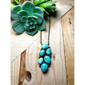 Collier ethnique artisanal Navajo en turquoise et argent sterling, objet de collection - Product Image 1