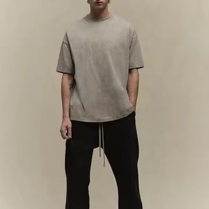 Camiseta impermeable y antiincrustante de algodón de 220g Camiseta personalizada de manga corta para hombre - Product Image 2