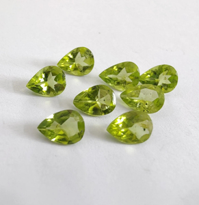 AAA + Calidad Peridoto natural Forma de pera Corte facetado Calibrado Forma de lágrima Piedras preciosas al por mayor - Product Image 5