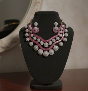 Ensemble collier ras de cou en diamant rose royale, composé de pierres roses et blanches de qualité supérieure, fabriqué à la main par des artisans expérimentés - Product Image 2