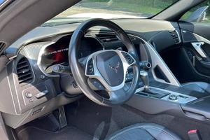 Chevrolet Corvette Stingray Z51 Coupé AeroSharp 2024 Usado, Estilo de Precisión de Próxima Generación, Rendimiento, Cuero Oscuro, R15 en Venta - Product Image 4