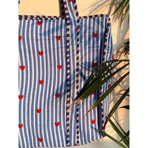 Sac fourre-tout isotherme grande capacité Pintresty avec fermeture éclair, broderie lettre, en coton et polyester, antivol, pour usage quotidien - Product Image 4