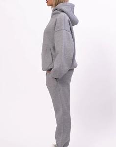 Ensemble de survêtement d'hiver en velours rouge épais, à épaules tombantes, surdimensionné, avec fermeture éclair intégrale, broderie régulière, capuche jusqu'aux genoux - Product Image 4