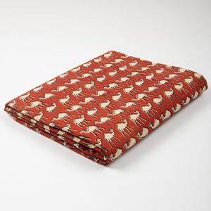 Tela 100% orgánica india Bagru con estampado de camello hecho a mano con técnica de bloques, para ropa y decoración del hogar. - Product Image 1