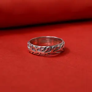 Anillo de Plata 925 con Diseño de Hoja, Ajustable, de Acero Inoxidable, con Incrustaciones Modernas y Baño de Oro, Regalo para Mujer - Product Image 1