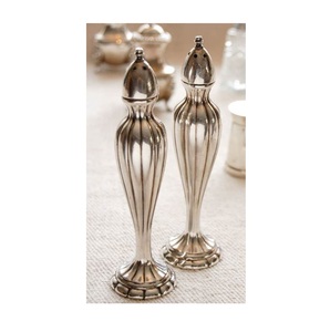 Salero y Pimentero de Acero Inoxidable de Estilo Vintage para Viajes, Campamentos y Comida al Aire Libre - Product Image 1