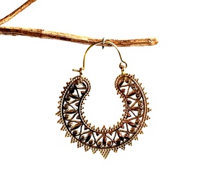 Boucles d'oreilles uniques exotiques en laiton faites à la main Boucles d'oreilles indiennes en laiton pour fille - Product Image 1