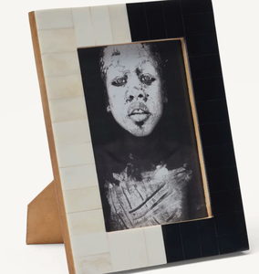 Cadre photo en résine fabriqué à la main Résine artisanale personnalisable de qualité supérieure pour des photos mémorables - Product Image 2