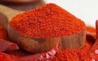Hoogwaardig rood chilipeperpoeder, authentieke smaak, Avani Exports, 18 maanden houdbaarheid, restaurants, currymixen, kruidenmengsels, beste kwaliteit.