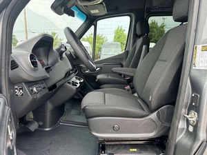 Sprinter 2500 2023 USADO EN EXCELENTES CONDICIONES, Bajo Kilometraje, Transmisión Automática, Asientos de Cuero, Sin Accidentes y Listo para Enviar - Product Image 2