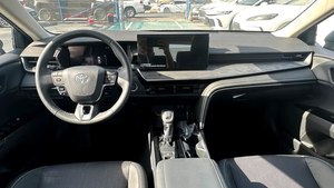 USATO 2025 Toyota Camry Hybrid Nera 2.5L (299 CV) 4 Cilindri Ibrida a Benzina Trazione Anteriore Cambio Automatico Guida a Sinistra - Product Image 3