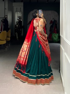Vêtements occasionnels en soie Vichitra avec tissage Zari Lehenga Choli Fabricant et fournisseur de Surat à bas prix - Product Image 5