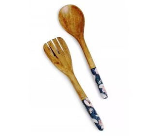 Ensemble de serveurs à salade en bois artisanal et résine époxy orange, bois naturel avec 2 spatules, ustensiles durables faits à la main - Product Image 3