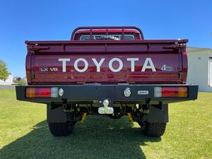 Camioneta Toyota Land Cruiser USADA 2022 disponible con volante a la derecha. Unidad de mano izquierda - Product Image 3