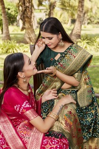 Pure Ghar Chola Bandhej Paithani Saree en soie pour adultes tissu de dentelle florale originale extensible Zari tissage travail Bandanas ethniques - Product Image 6