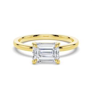 Bague en or 9 carats avec diamant moissanite taille émeraude orientale, élégante et luxueuse - Product Image 1