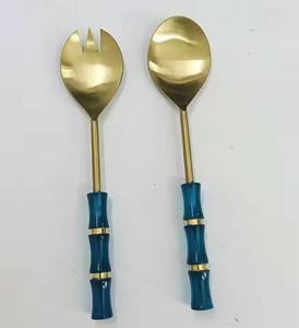 Set de service à salade plaqué or Vaisselle de service à salade fini brillant avec poignée en résine noire - Product Image 2