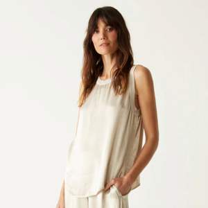 ชุดเดรสถังผู้หญิงที่หรูหรา - แขนกุดและสะดวกสบายเหมาะสําหรับวันฤดูร้อนและชุดลําลองมีหลายสี - Product Image 2