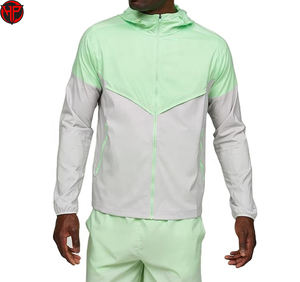 Conjunto de Pantalones Cortos Cortavientos de Último Diseño para Hombre, Chaqueta y Pantalones Cortos Personalizados, Conjunto Deportivo de Poliéster y Nailon con Cierre para Hombre - Product Image 4