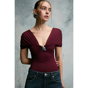 Chemisier pour femme GRIMELANGE ASTEROVA en tissu extensible à col en V avec détail boucle - Product Image 2