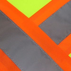 Combinaison de sécurité réfléchissante formelle Hi Viz avec col montant et logo avant à capuche respirante et imperméable pour une utilisation dans la rue et au travail - Product Image 4