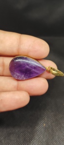 จี้ทองเหลืองทำมือประดับพลอยอะมีทิสต์ธรรมชาติทรงหลังเบี้ยสีน้ำเงินและจี้อะมีทิสต์ - Product Image 5