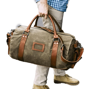 Mini sac de sport en cuir véritable imperméable pour hommes Logo personnalisé Mini sac à fermeture éclair pour salle de sport Camping aventures en plein air toile noire - Product Image 4