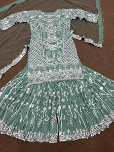 Top Qualité Meilleur Designer Festive Vêtements Faux Georgette Séquence Lourde Et Moti Dentelle Brodé Top Et Sharara Avec Dupatta - Product Image 2