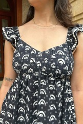 Robe de créateur de qualité à l'exportation pour femmes avec une coupe confortable idéale pour le travail, les événements ou les voyages disponibles à la vente - Product Image 2