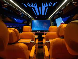 Nuevo/Usado 2025 para Toyota Hiace 3.0L Automático Naranja Asientos de Cuero VIP Techo Estrellado Faros LED/Xenón en Venta - Product Image 2