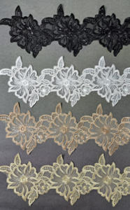 ผ้าโพลีเอสเตอร์/คอตตอนเนื้อนุ่ม แต่งเลื่อมตาข่ายเมทัลลิก ปักลายด้วยคริสตัล ลูกไม้สัมผัสนุ่ม สำหรับชุดเจ้าสาว ตกแต่งเลเฮนกา ส่งออกจำนวนมาก - Product Image 2