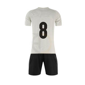 Conjuntos de gran tamaño de uniformes de fútbol personalizados de alta calidad en material duradero - Product Image 2