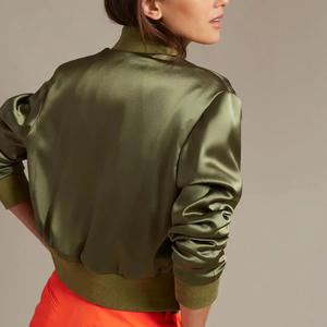 Chaqueta de bombardero de invierno con logotipo personalizado para hombres y mujeres con forro suave a prueba de viento y diseño premium para clima frío - Product Image 5