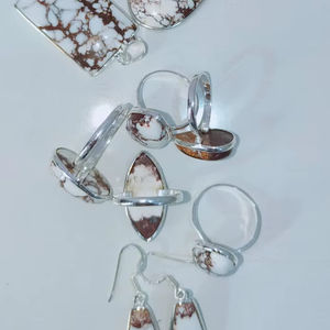 Anillo de Plata de Ley Hecho a Mano con Piedra Natural Engastada en Bisel, Joyería Única para Cóctel, Regalo de Aniversario y Fiesta - Product Image 1