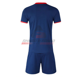 Ensemble d'uniformes de football respirants avec logo personnalisé professionnel vêtements de sport d'été pour la vente en ligne - Product Image 2