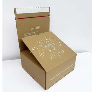 Cajas de Embalaje para Ropa, Camisetas y Prendas de Vestir, con Logotipo Personalizado, de Cartón Corrugado, Plegables, con Relieve, Laminación Mate y Recicladas - Product Image 3