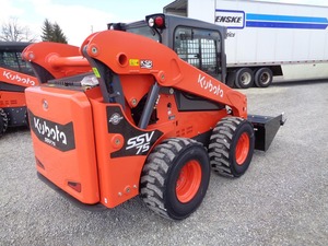 2025 Kubota SSV75 Skid Steer Loader 1 año cargador de rueda delantera cargador de orugas Motor bomba engranaje de caja de cambios nuevo para la venta - Product Image 4